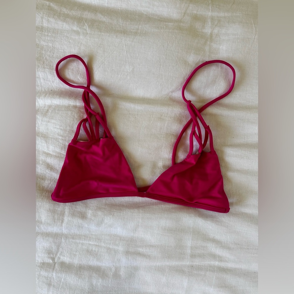 🌺 S O L D 🌺 Acacia Top in Guava Pop